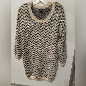 Ladies dress. Cute fluffy style size small